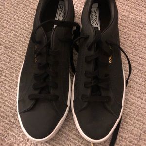 Adidas sleek black shoes. NWOT. Size US 7